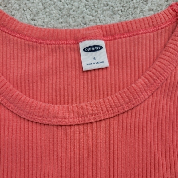 ✨Old Navy Woman's Coral Ribbed Tank Top✨ - Picture 2 of 3